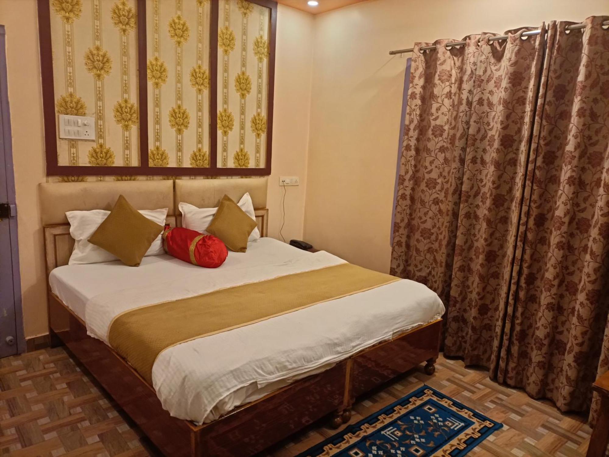 فندق بيكاسو فاراناسي المظهر الخارجي الصورة